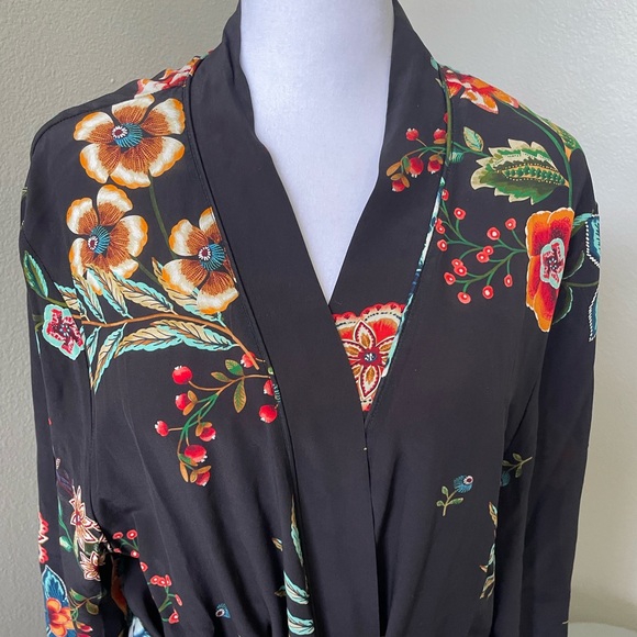 Johnny Was Evelyn floral Robe %100 silk - Picture 7 of 14